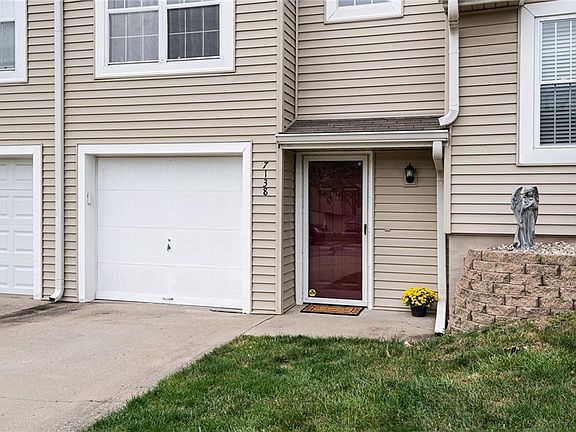 3rd image of 7138 N Kingston Ct
