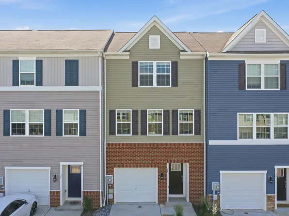 34 Vespucci Ln, Martinsburg, WV 25404