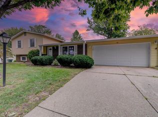 69 Country Hill Rd, Saint Peters, MO 63376