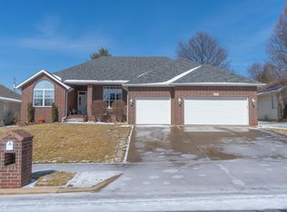 2433 W Cardinal St, Springfield, MO 65810