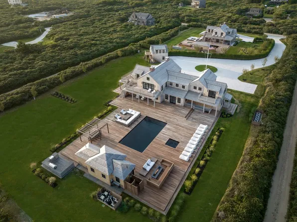 30 Devon St, Nantucket, MA 02554