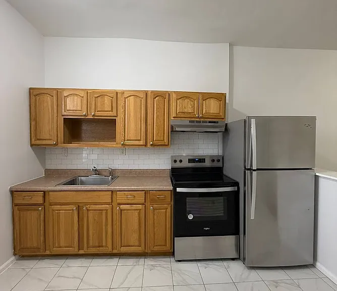 366 Forrest St #1A — Photo 3