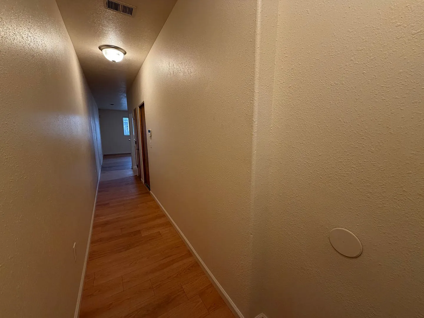 3 Bedroom Town Home Available Near 2nd St SW & Avenida Cesar Chavez / Dolores Huerta! — Photo 3