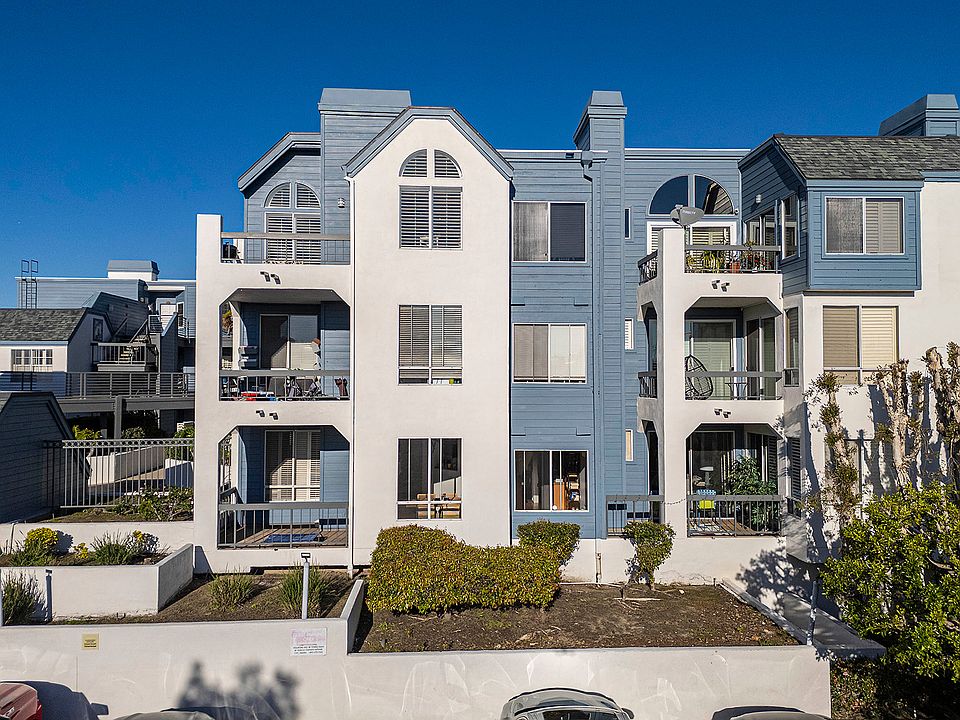 Beautifully maintained and gated building
