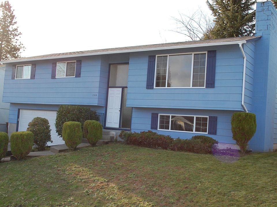 1st image of 1302 N Woodlawn St