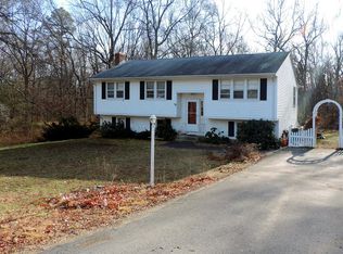 30 Stoney Brook Ln, Wrentham, MA 02093