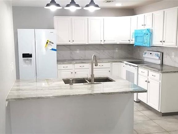 2nd image of 820 SE 6th Ct