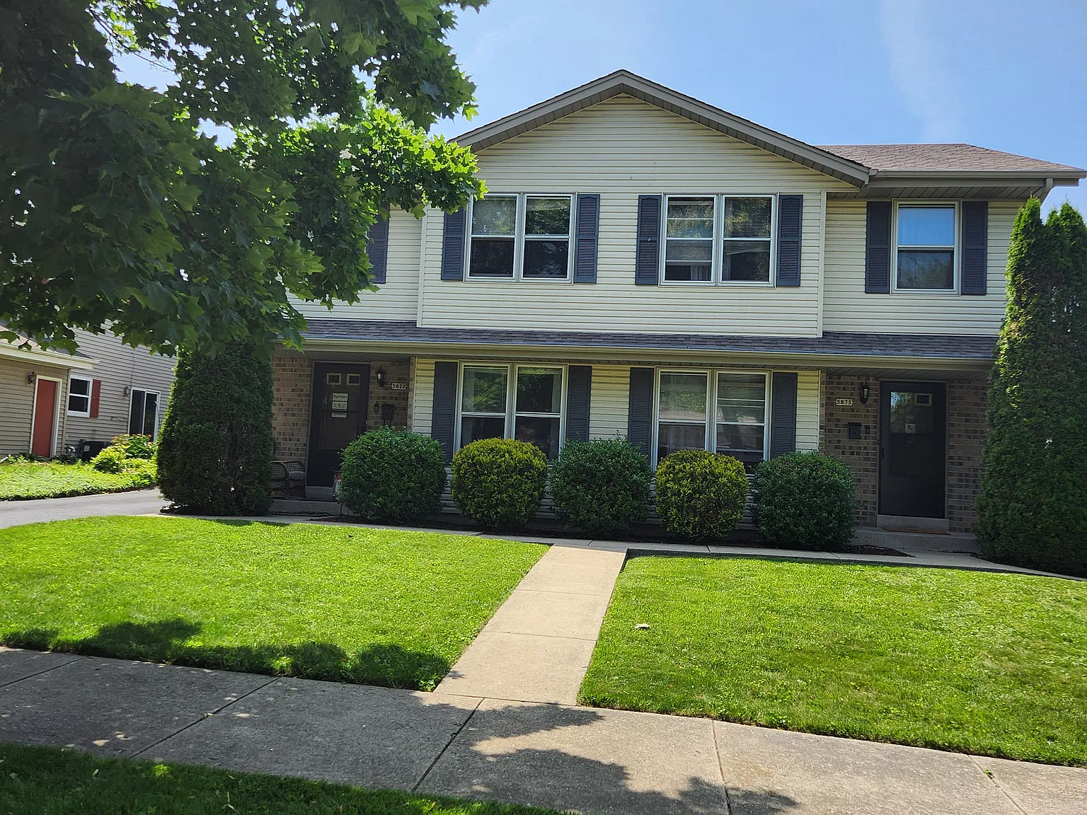3 bed, 1.5 bath, 1800 sqft, $2,100 — Photo 1