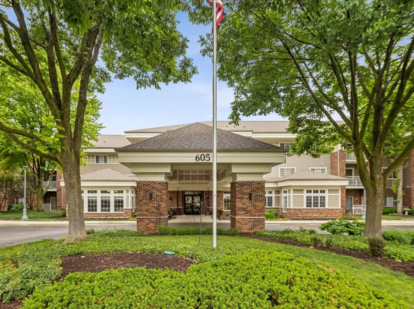 605 Barrington Ave APT 332, Dundee, IL 60118