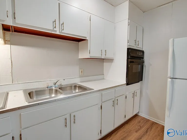 1328 Oshaughnessy Ave NE #B — Photo 17