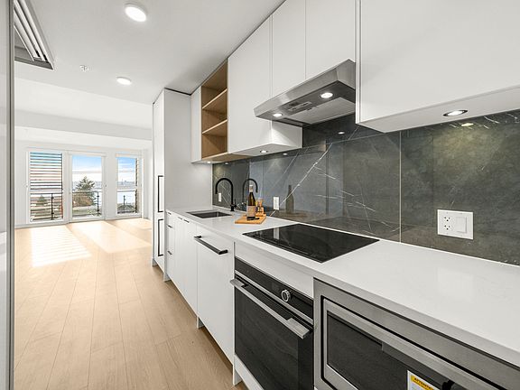 4th image of 422 E 3rd St #407