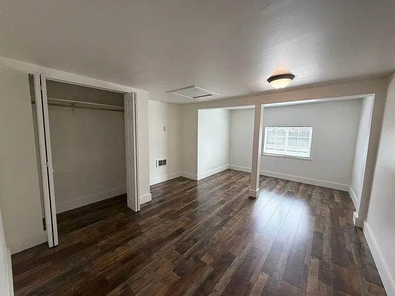 2519 Baker- 5 Unit — Photo 12