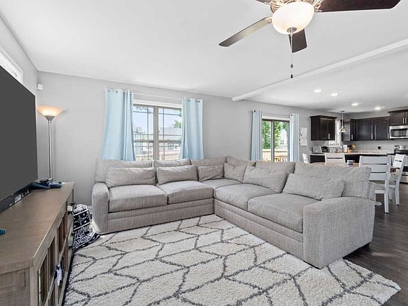 5th image of 511 Sourwood Dr