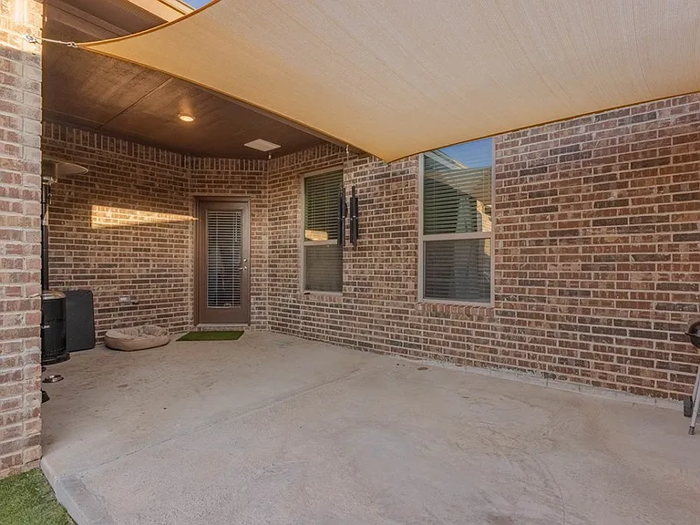5303 Logan Ct — Photo 16