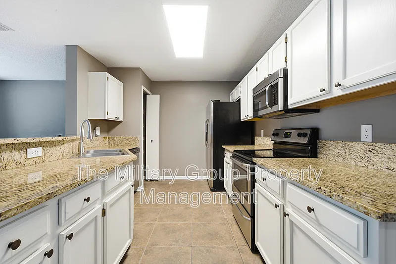 2 bed, 2.5 bath, 1644 sqft, $2,000 — Photo 4