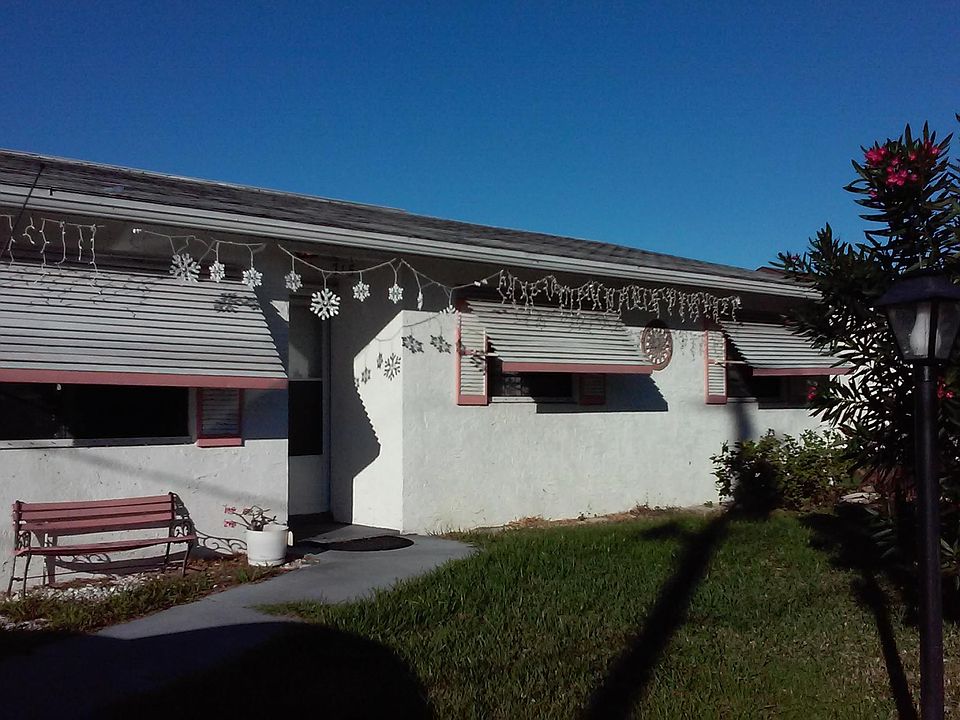 1st image of 715 SW Duval Avenue