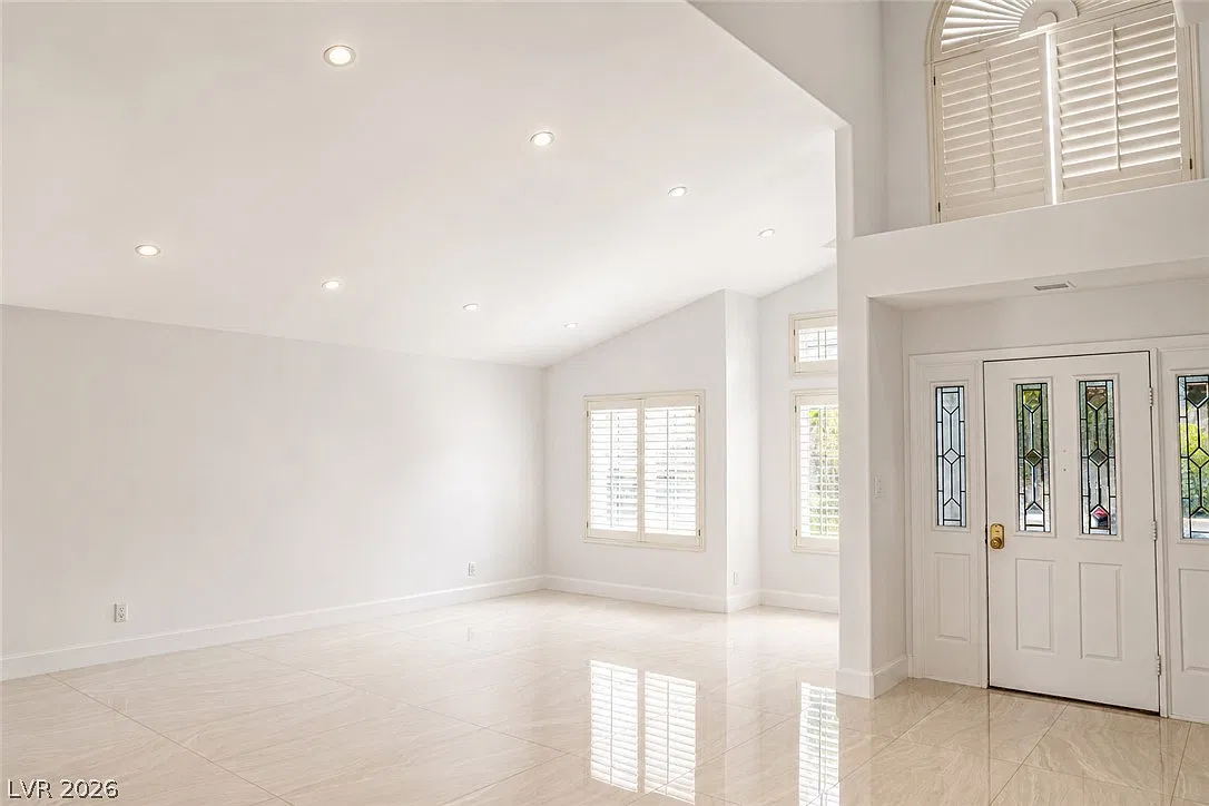 4 bed, 3.5 bath, 3068 sqft, $3,800 — Photo 3