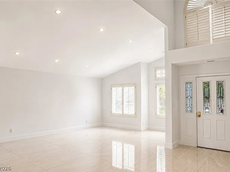 2308 Angelfire St — Photo 3