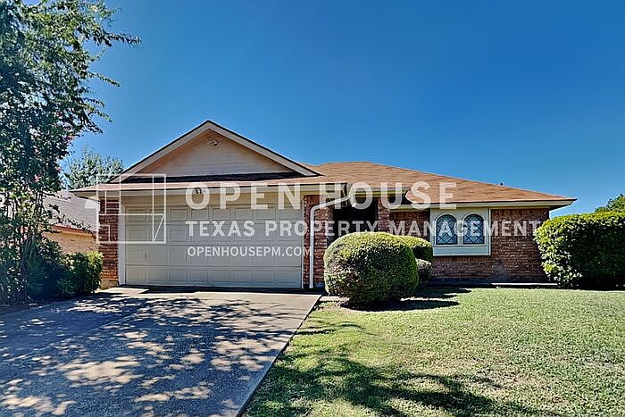 1st image of 824 Wind Brooke Dr