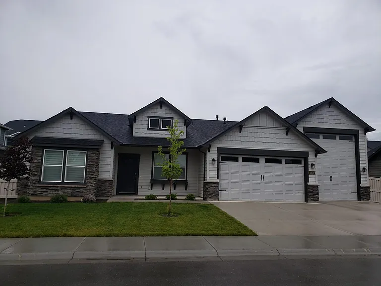 10502 W Thimbleberry Dr — Photo 1