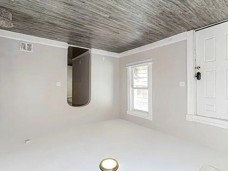4511 Decoursey Ave — Photo 1