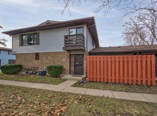 1590 Perry Ct APT D, Aurora, IL 60505