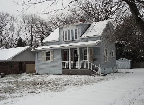 2nd image of 2104 Ash St