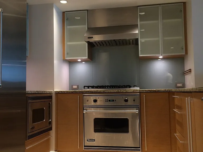 1177 Queen St #4201 — Photo 3