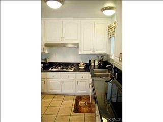 4th image of 242 E Briardale Ave #1