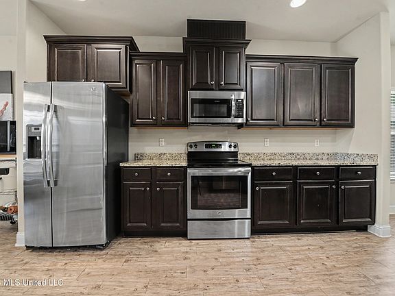 5th image of 3791 River Trace Dr