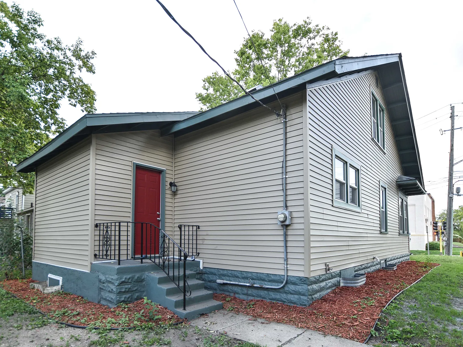 4 bed, 1127 sqft, $2,500 — Photo 4