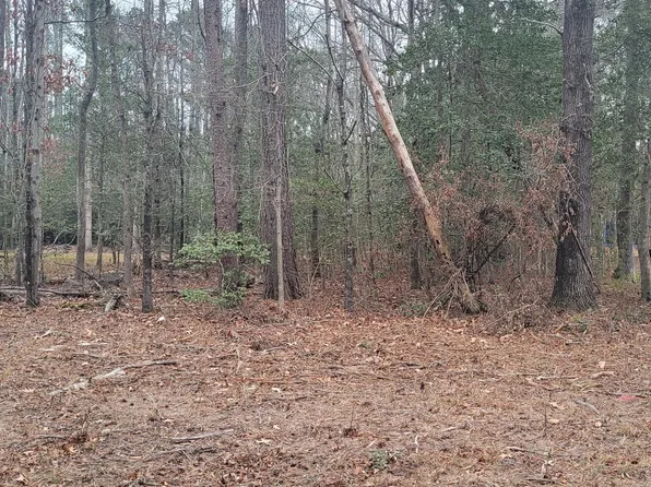 17 Azalea Way, Colonial Beach, VA 22443