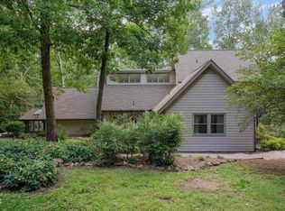 1525 Arboretum Dr, Chapel Hill, NC 27517