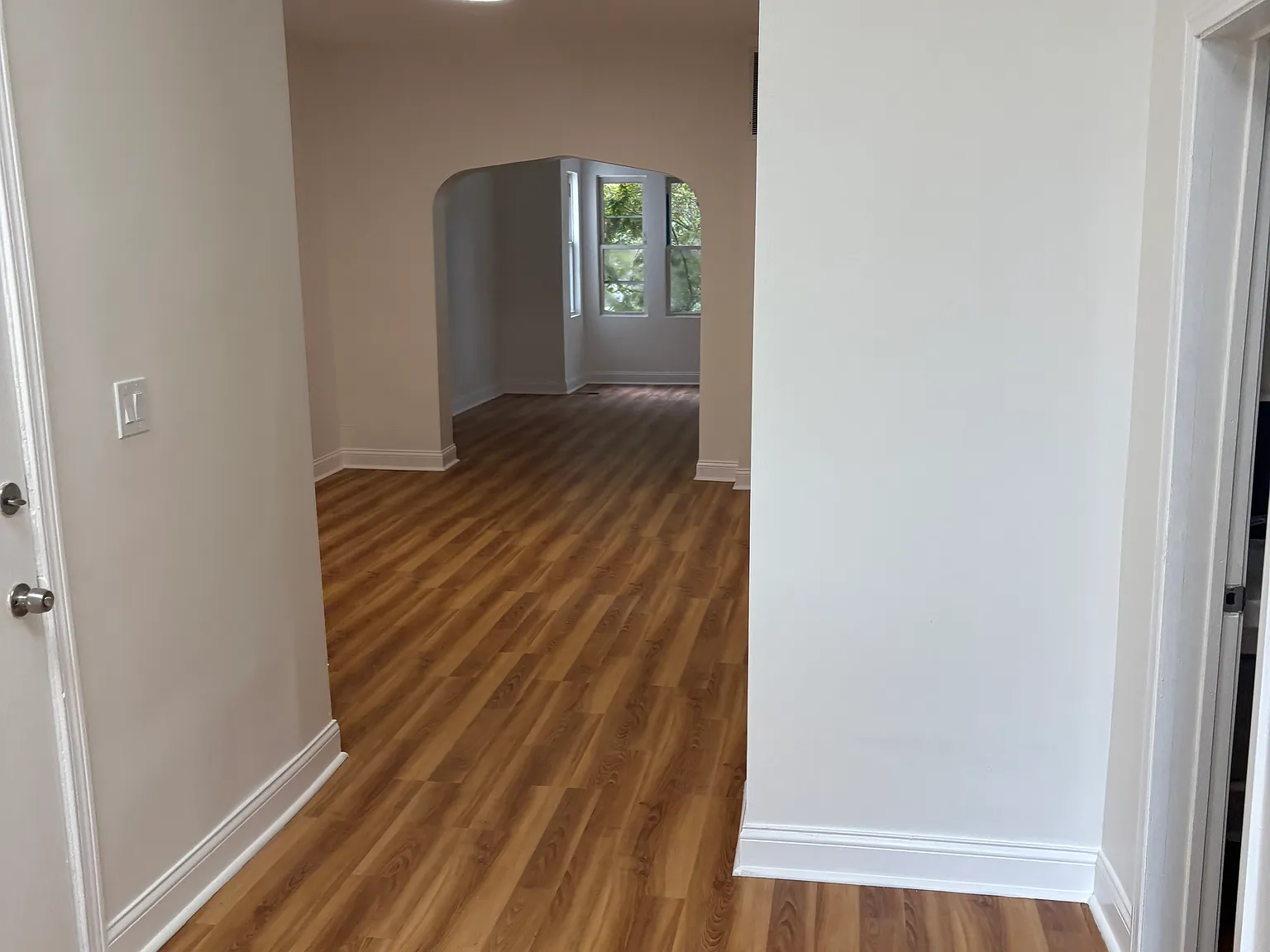 2 bed, 900 sqft, $1,795 — Photo 2