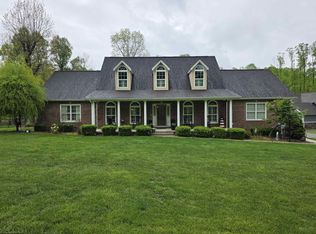 264 Riverdale Dr, Shinnston, WV 26431
