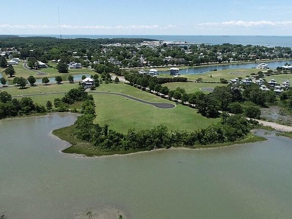 3rd image of 10 Waters Edge Dr #10