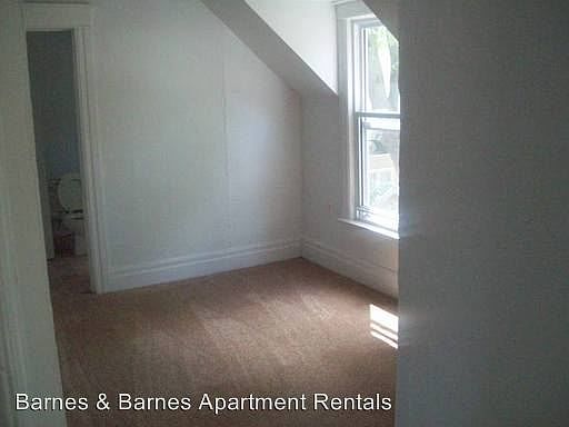 2nd image of 202 College Pl