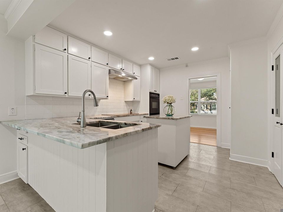 1st image of 2106 Lee Dr