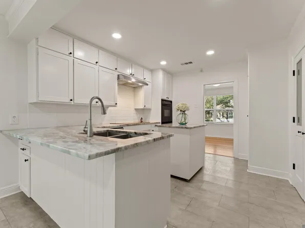 2106 Lee Dr, Baton Rouge, LA 70808