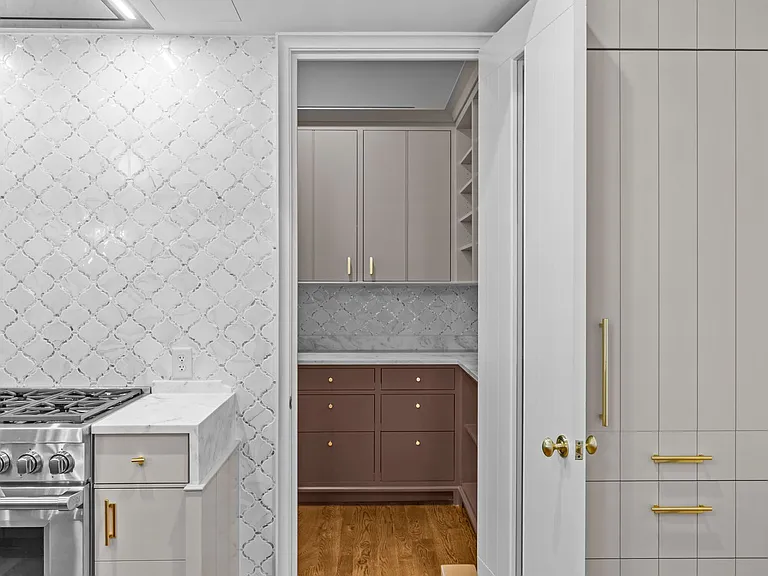 1172 Queens Rd #8 — Photo 30