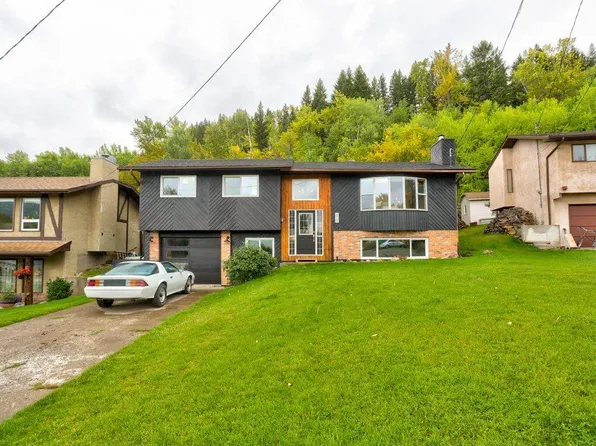 609 N 230th St, Crowsnest Pass, AB T0K 1C0