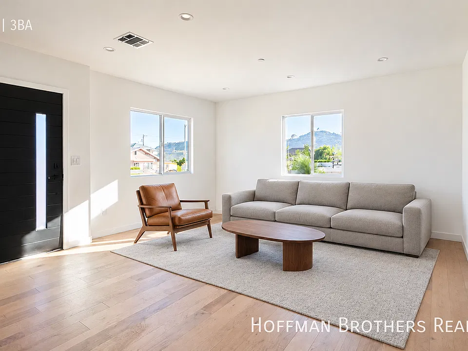 2681 1/2 Roseview Ave
