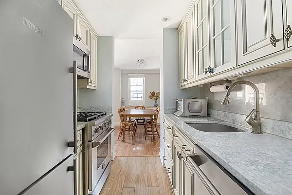 Sold by Compass | media 5