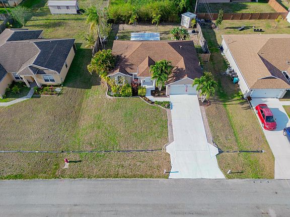 4th image of 671 SW Hoffenberg Avenue