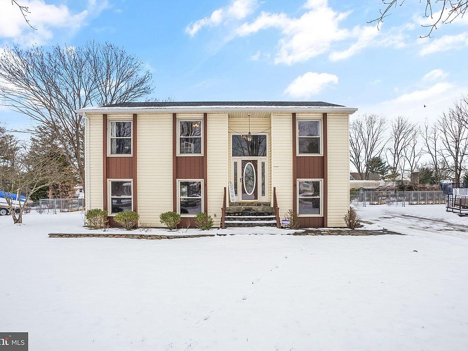 1st image of 7225 Marr Dr