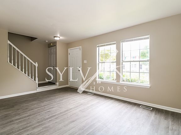 016-photo-living-room-11466951_08042022