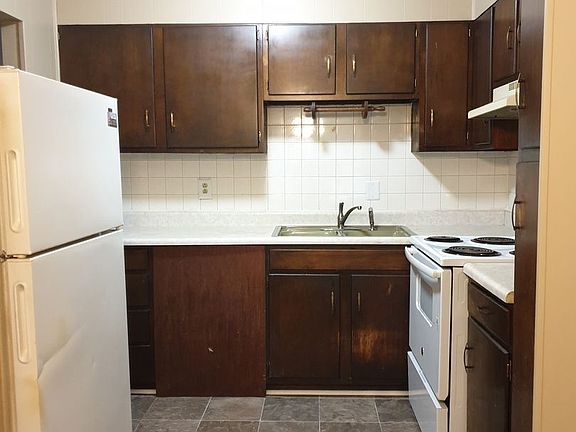 4th image of 500 Lakeside St APT 3