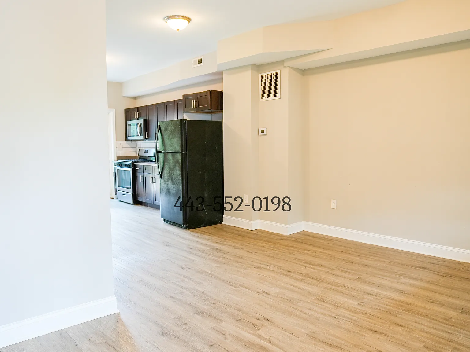 3 bed, 1.5 bath, 1430 sqft, $2,250 — Photo 2