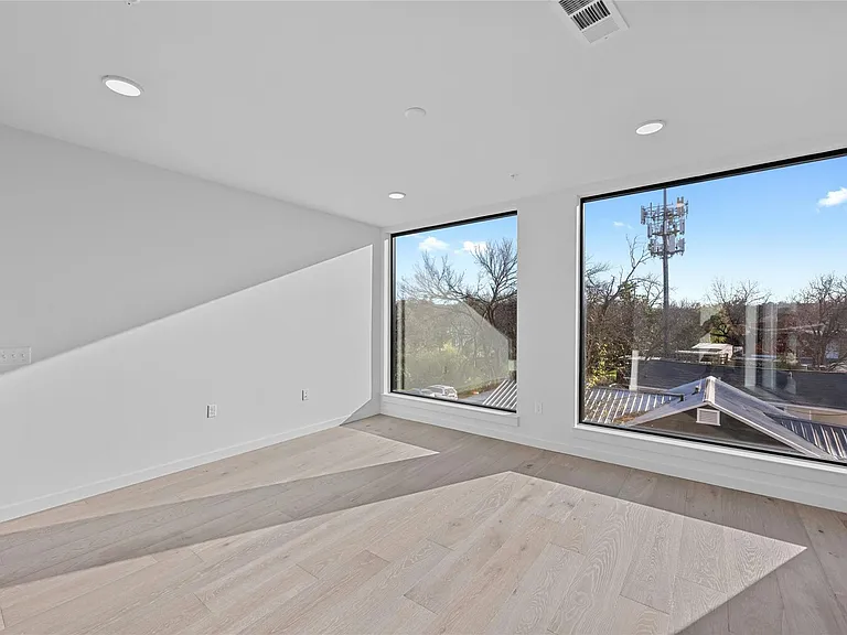 2209 S 1st St #321 — Photo 12