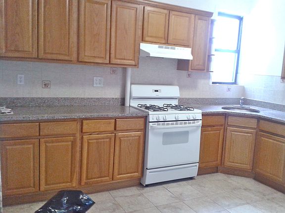 2nd image of 3137 35th St APT 2